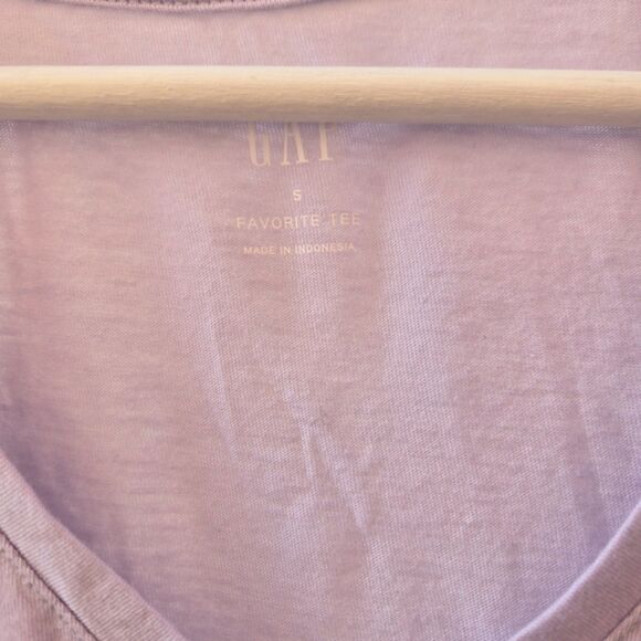 GAP Favorite Tee Lavender V-Neck Short Sleeve T-Shirt NWT Size S - Picture 5 of 5